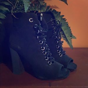 Steve Madden “Freeme” black lace up bootie